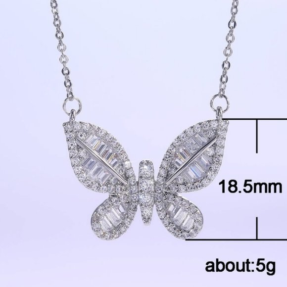 *NEW 18K White Gold Diamond Butterfly Necklace A - Picture 7 of 7